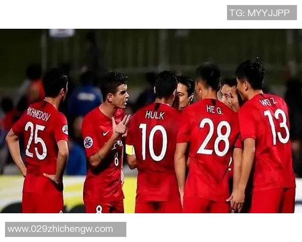 足球明星在比赛中遭遇恶意铲球引发争议球迷热议其安全与职业生涯风险